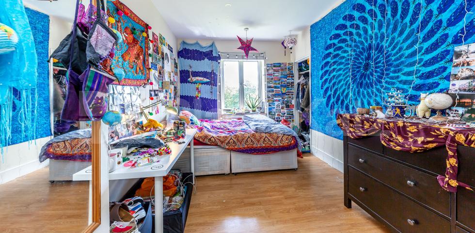 			4/5 BED IN CAMDEN!, 4 Bedroom, 1 bath, 1 reception Flat			 Crowndale Road , CAMDEN